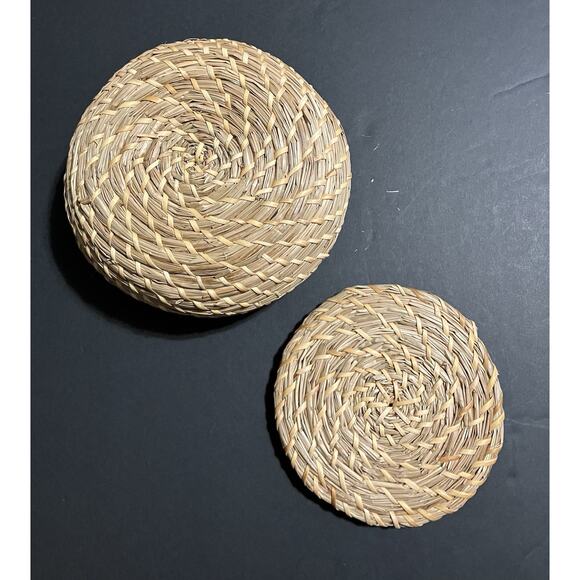 Hand Woven Decorative Seagrass Wicker Storage Basket Container w Lid 7.5” X 4” - Picture 5 of 7